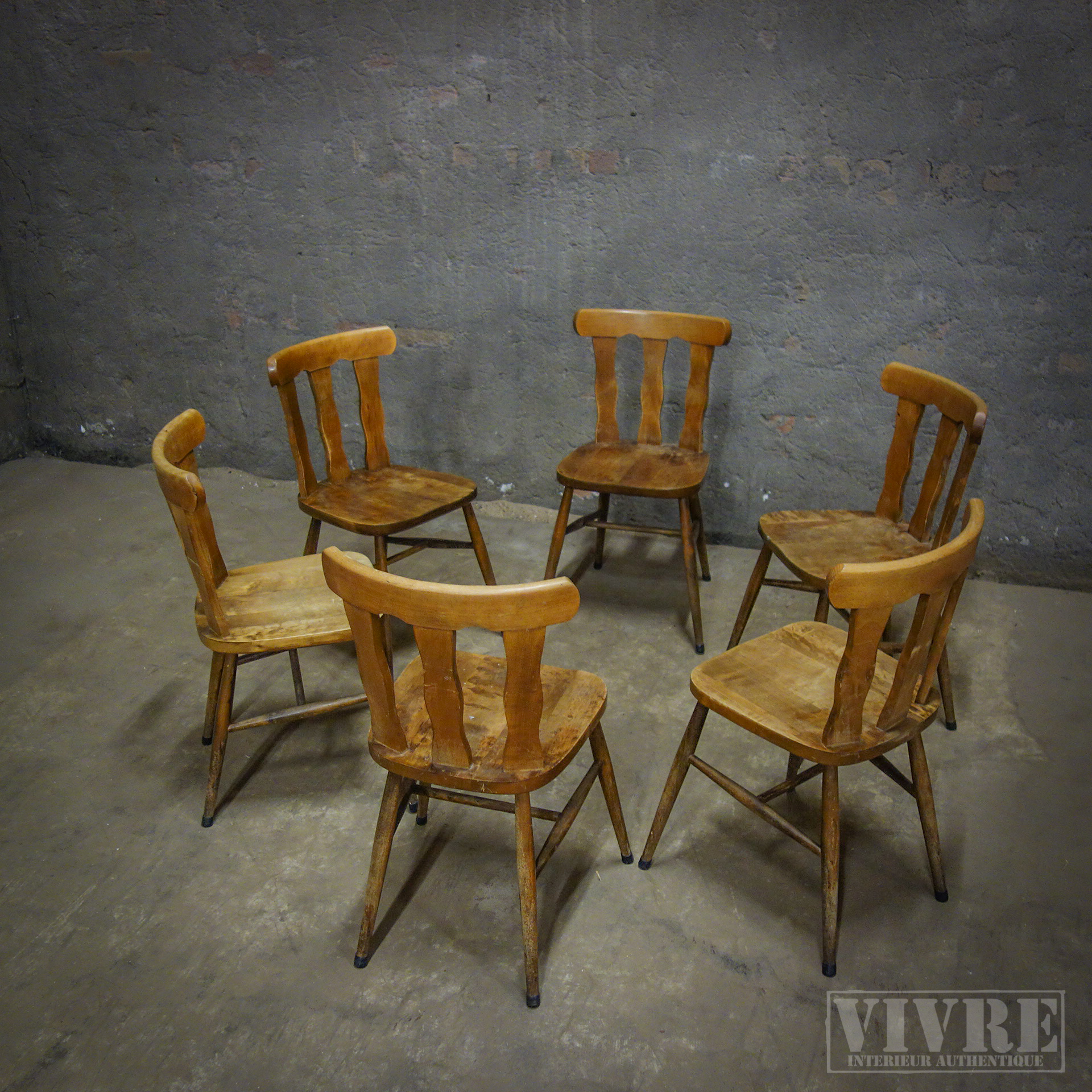 afbetalen Isoleren Stapel Grote partij café/horeca stoelen! Donker- & lichtbruin - 105 stuks -  Assortiment - Vivre Interieur Authentique